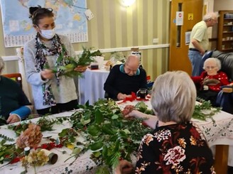 Deck the Hall with Boughs of Holly - Thumbnail